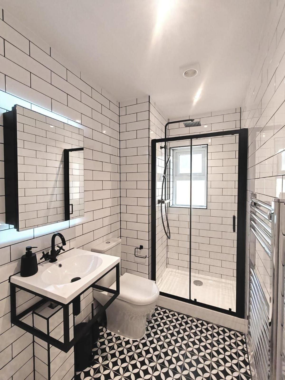 Stunning Modern Apartment Sleeps 4 - 6 Min Walk From Golden Beaches-Free Parking 본머스 외부 사진